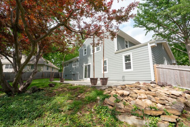 Building Photo - 9300 Outlook Dr