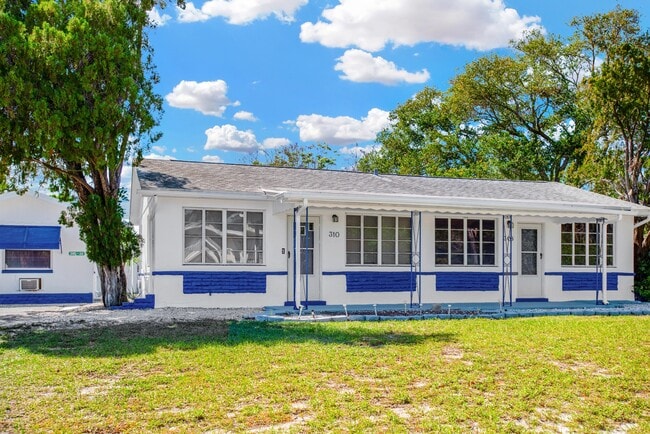 Building Photo - 310 1/2 S Mars