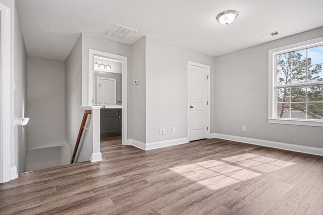 Building Photo - 201 Phillips Ridge Ln