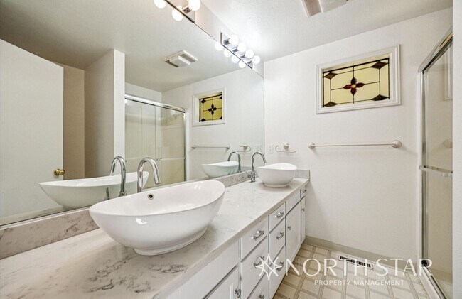 Building Photo - Charming One-Level Home on a Quiet Cul-de-...