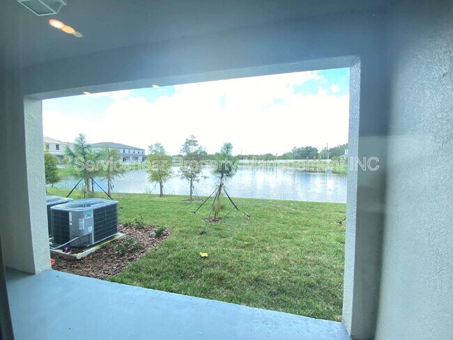 Building Photo - 11852 Dumaine Valley Rd