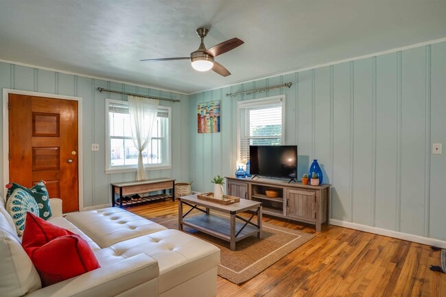 Building Photo - 2018 Fannie Dr