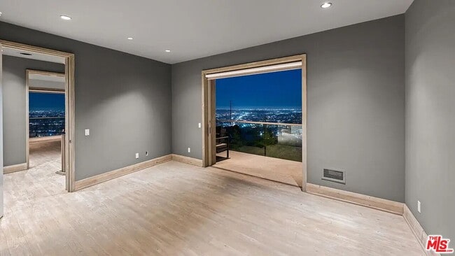 Building Photo - 1600 Viewmont Dr