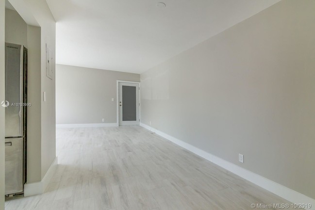 Building Photo - 624 Antioch Ave