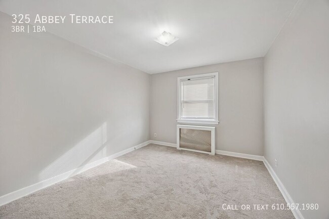Building Photo - 325 Abbey Terrace