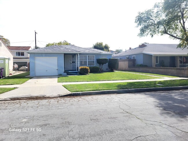 Primary Photo - NEW PRICE REDUCTION: House 2bd 1ba- yard, ...