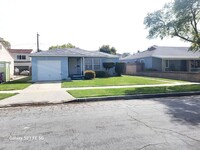 Building Photo - Long Beach- 2bd 1ba- yard, garage, hardwoo...