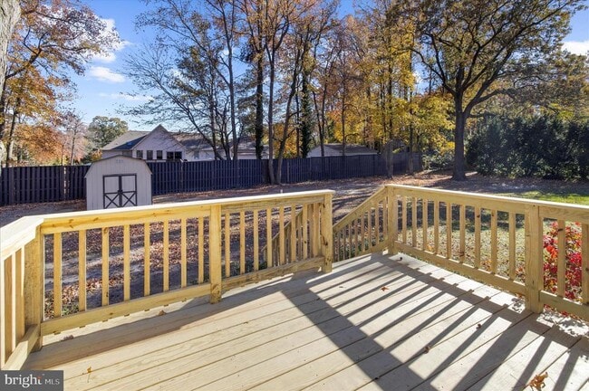 Building Photo - 7643 Paradise Beach Rd