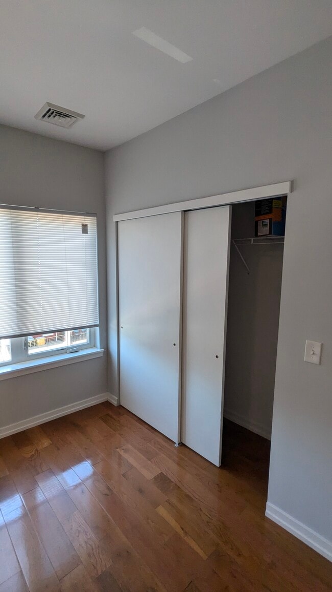 Building Photo - 411 N 41st St