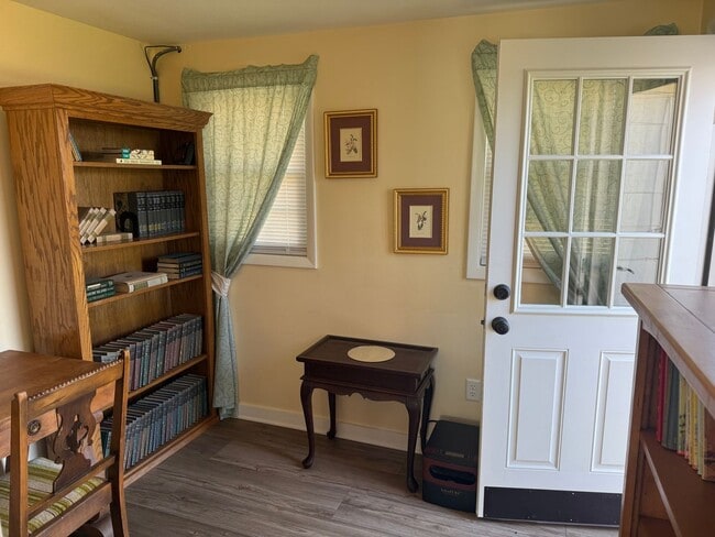 Building Photo - Intro to Homesteading! 3/1 furnished Property for rent