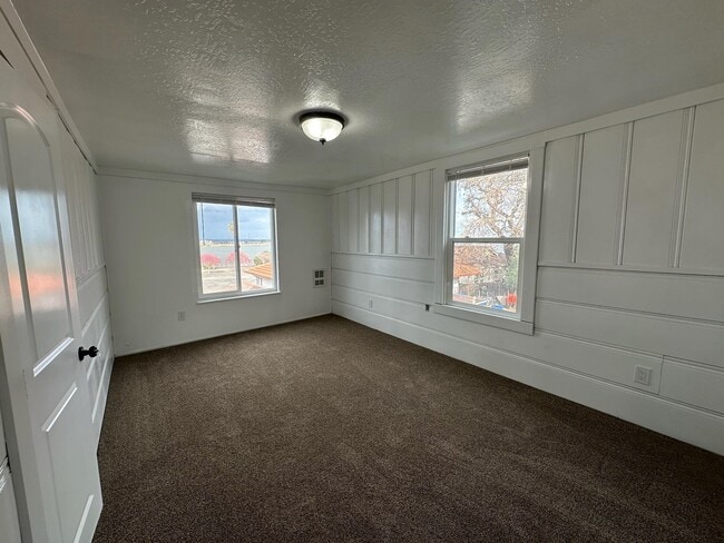 Building Photo - 315 W 3rd St