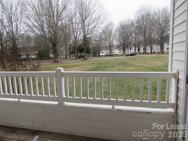 Building Photo - 10125 Westmoreland Rd