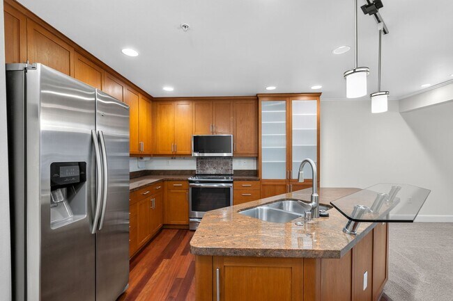 Building Photo - 2Bd/1Ba Seattle Condo