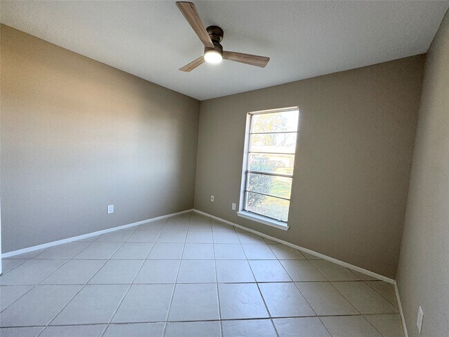 Building Photo - 4702 Hickorygate Dr