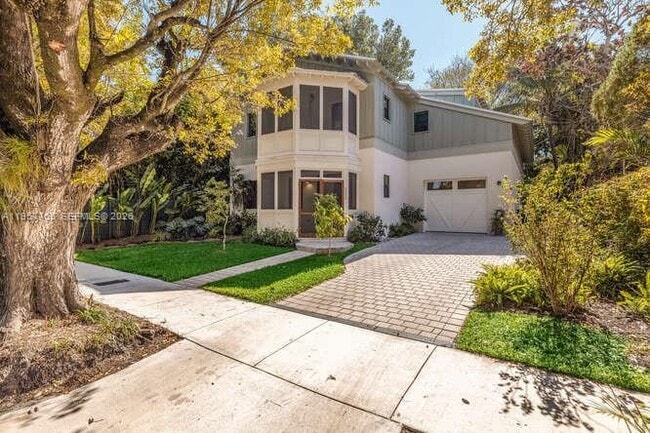 Building Photo - 2330 Overbrook St