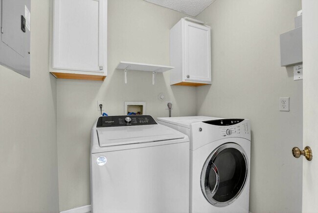 Building Photo - 6769 Montego Bay Blvd