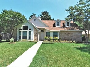 Building Photo - 1539 Pickwick Ln