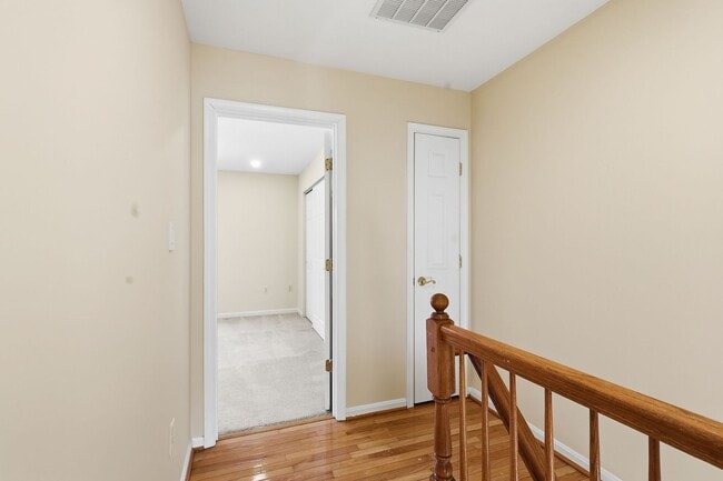 Building Photo - Unbeatable location near Lake Ridge Park and Marina, offering boating, fishing, wildlife and bird...