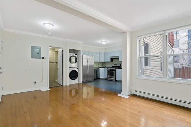 Building Photo - 15 Wayne St