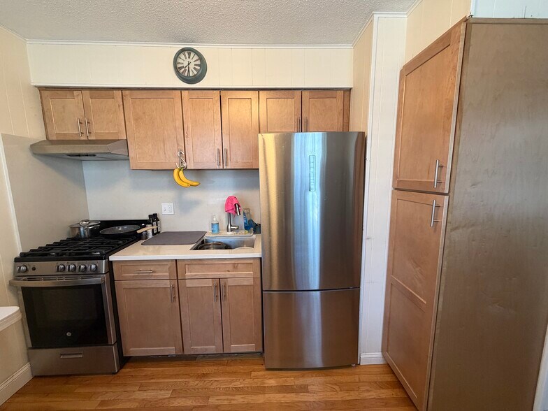 Building Photo - 124 Sutherland Rd