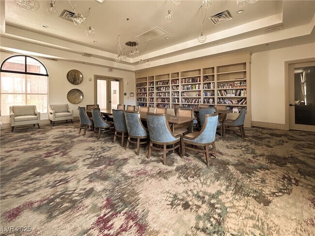 Building Photo - 1129 Via Della Costrella