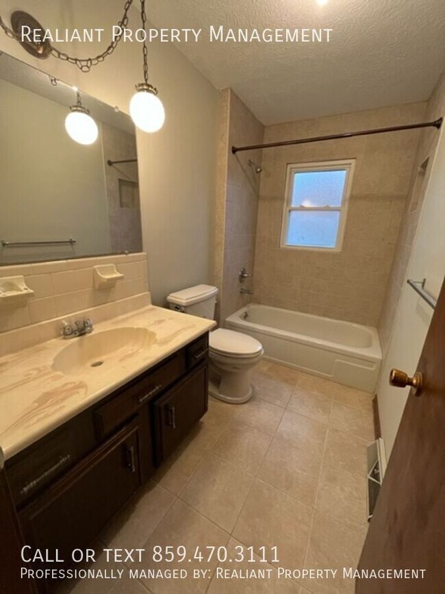 Building Photo - 118 Robin Rd