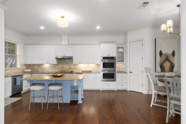 Building Photo - 6130 Homeland Ln