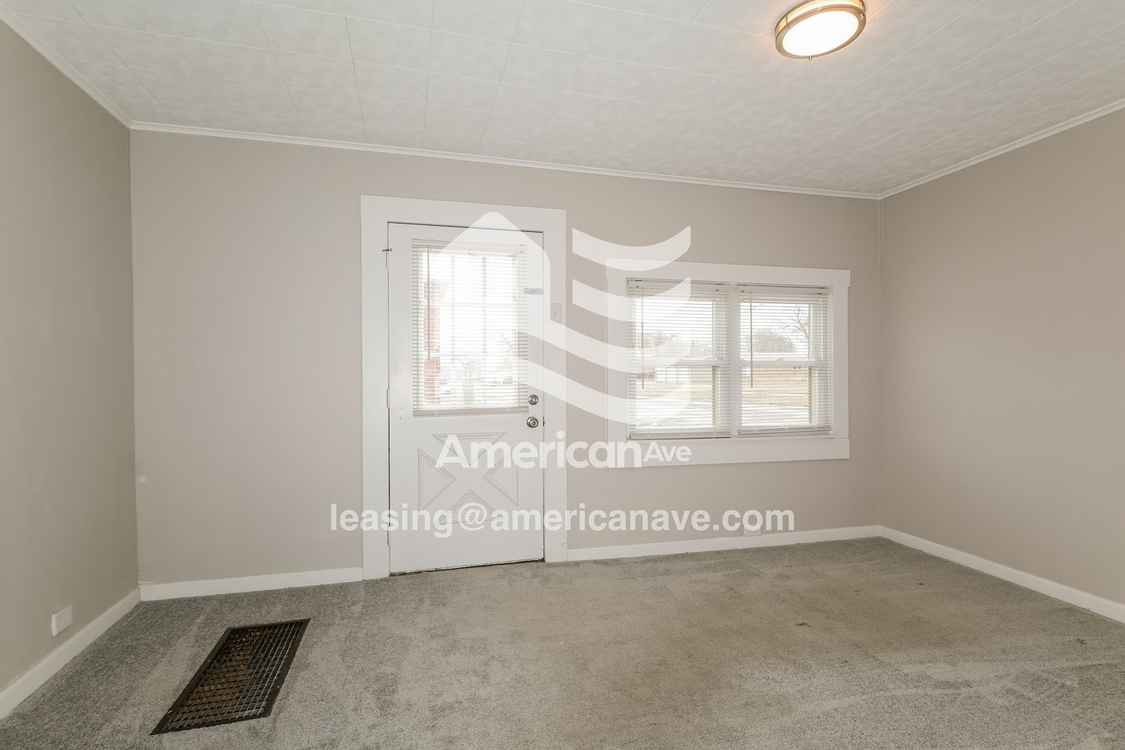 Building Photo - 2101 Dewey Ave