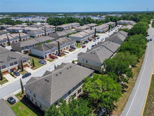 Building Photo - 3842 Hampstead Ln