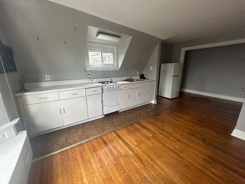 Building Photo - 3308 Hamilton St