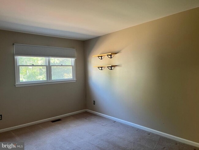 Building Photo - 3576 Windridge Dr