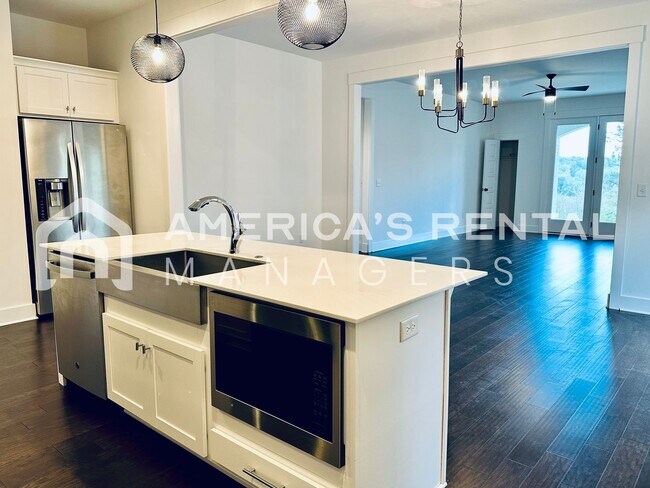 Building Photo - Home for Rent in Vestavia Hills!!! Available to View with a 48-hour notice!