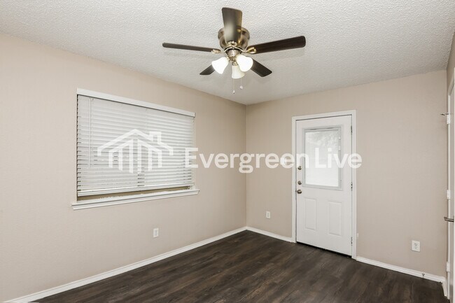 Building Photo - 2528 Concina Way