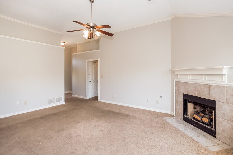 Building Photo - 6254 Ravenwood Park Dr N