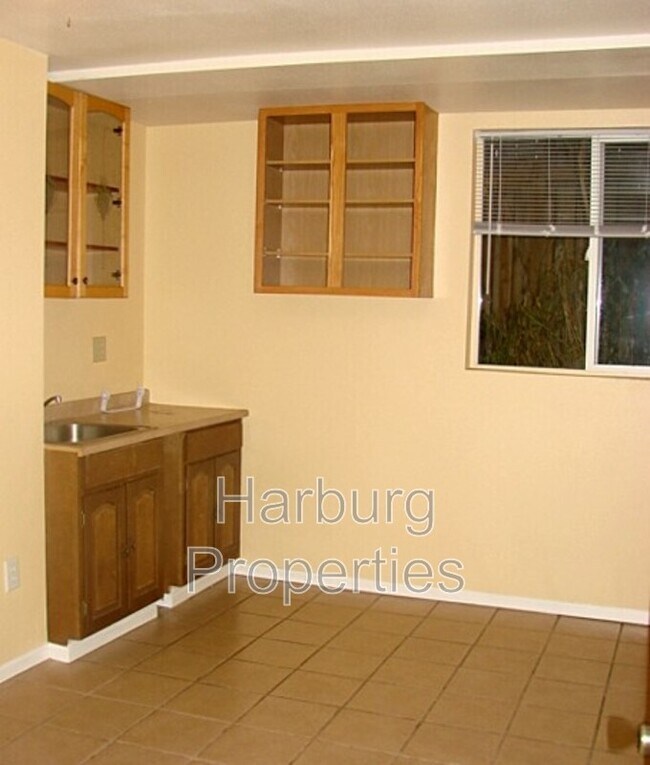 Building Photo - 1717 1/2 Baseline Rd
