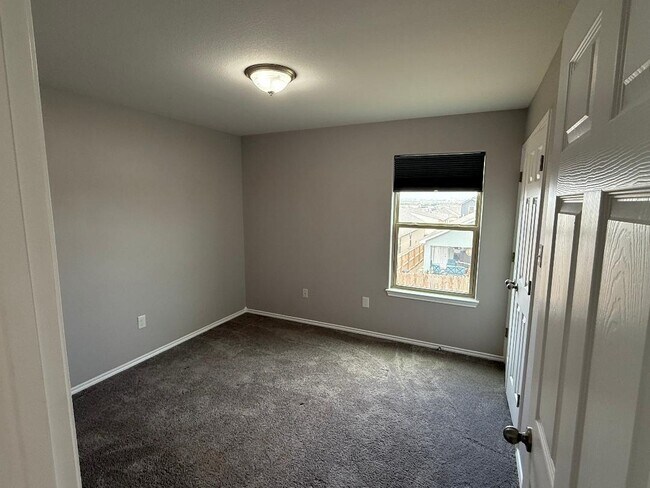 Building Photo - 5814 Doctorado Dr