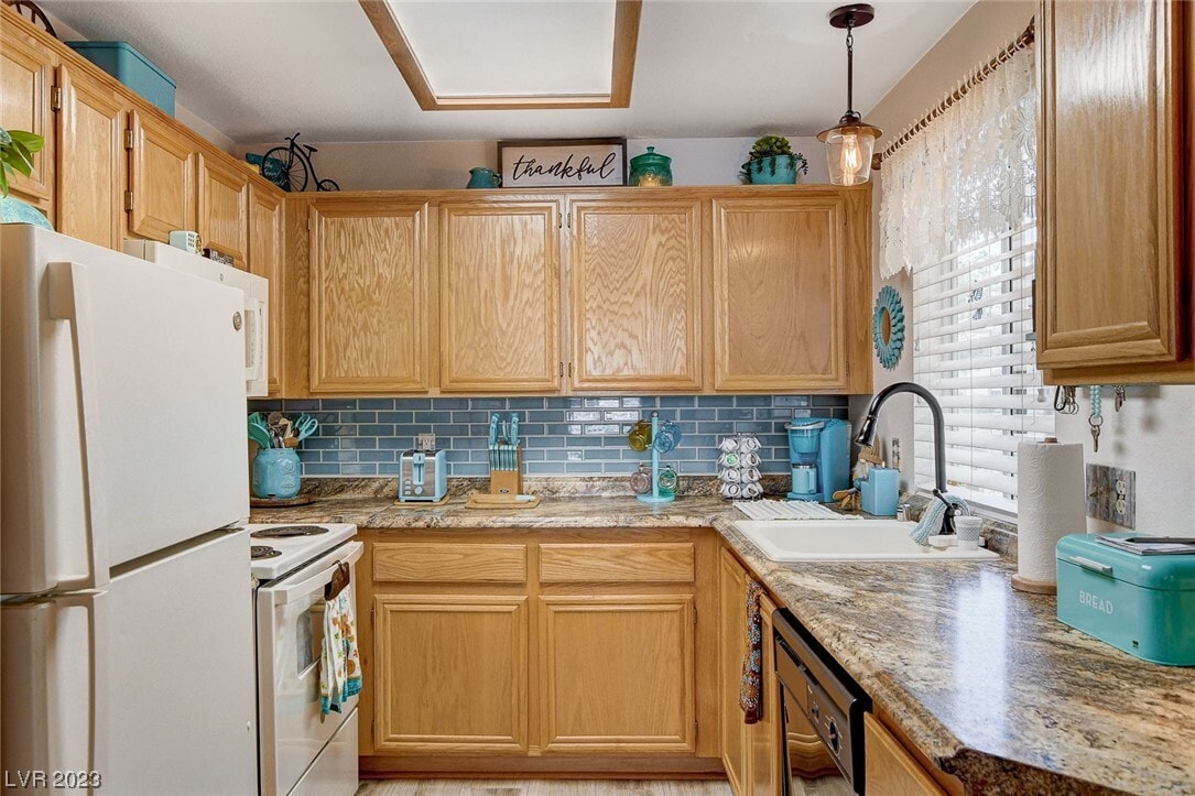 Building Photo - 3125 N Buffalo Dr