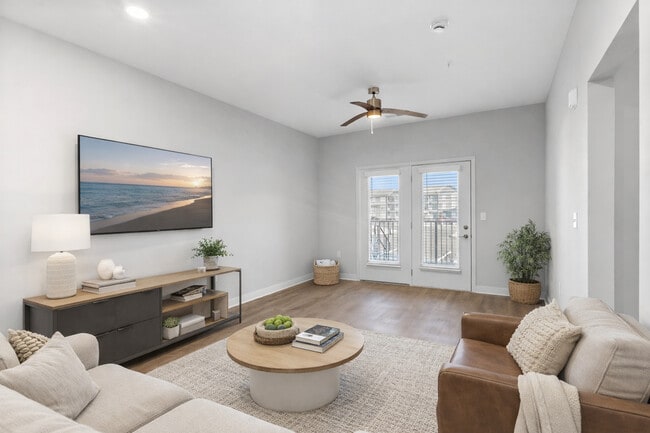 Building Photo - Charlestown Flats