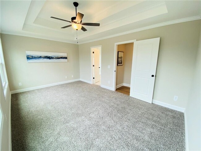 Building Photo - 6960 Diana Cir