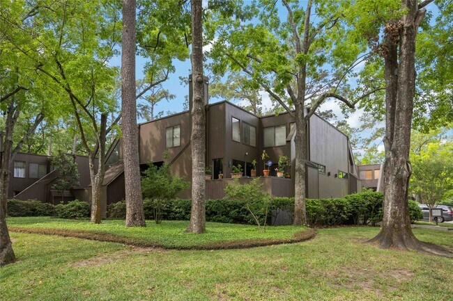 Building Photo - 3 Litchfield Ln