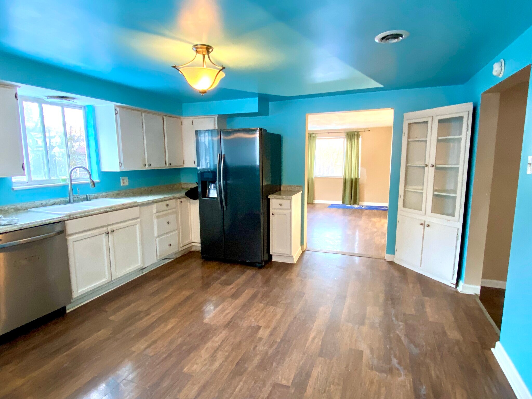 Kitchen - 10 Willard St