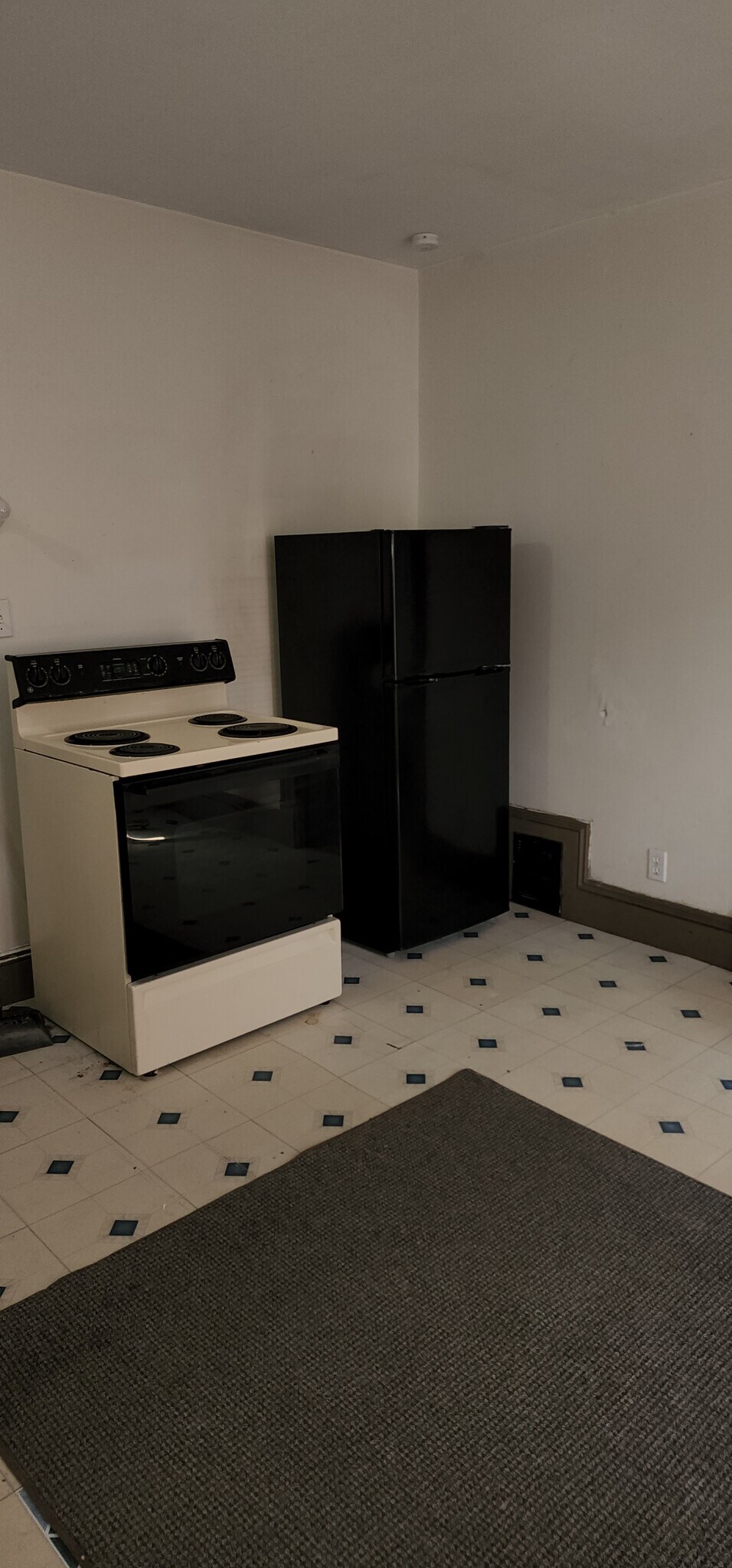 Building Photo - 910 Randolph St