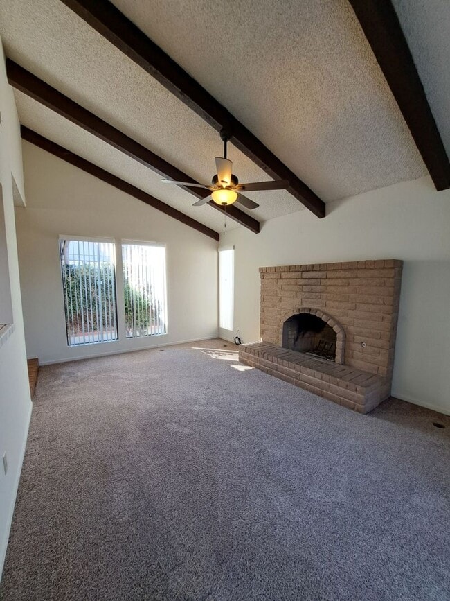 Building Photo - 4593 N Emerson Ave