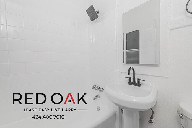 Building Photo - 687 Shatto Pl