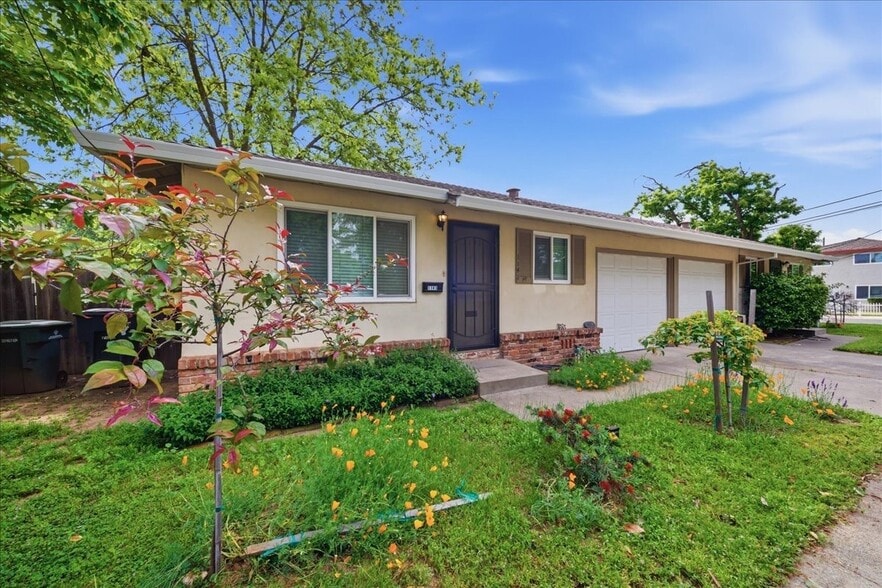 Building Photo - 1141 Rodeo Way