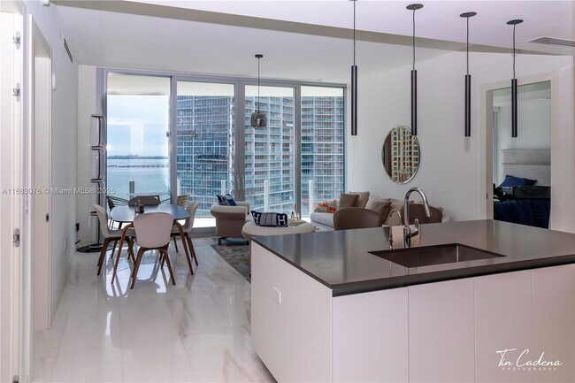 Building Photo - 300 Biscayne Blvd Way