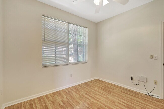 Building Photo - 4812 S Central Blvd