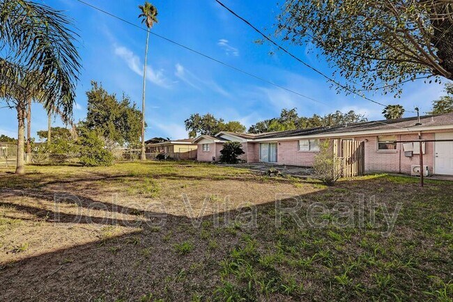 Building Photo - 1110 Walnut Ave