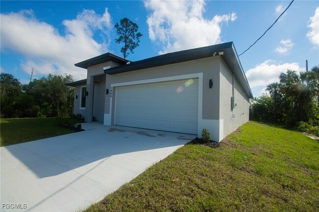 Building Photo - 1456 Rugby Cir