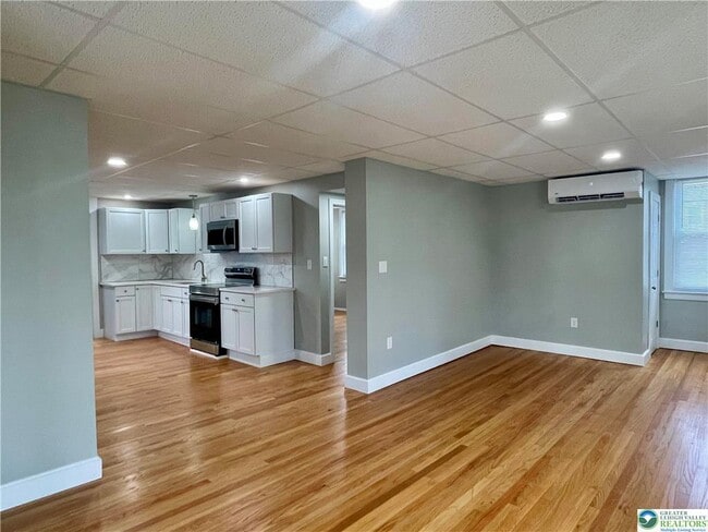 Building Photo - 1124 2nd St